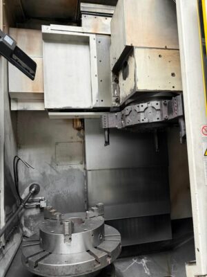 Tour vertical  Hwacheon VT 550 RM Année 2019